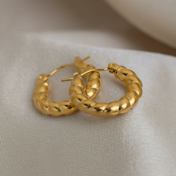 Wholesale Women's Minimalist Geometric Stainless Steel Twist Hoop Earrings With Vacuum Real Gold Plating
