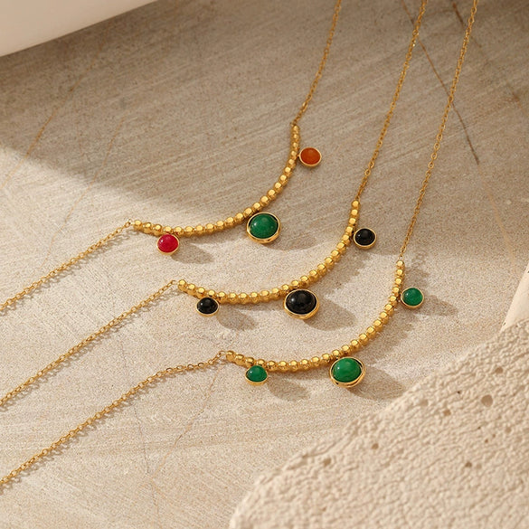 Wholesale Women's Minimalist Geometric Titanium Steel And Stainless Steel Goldplated Round Pendant Oshaped Chain Necklace