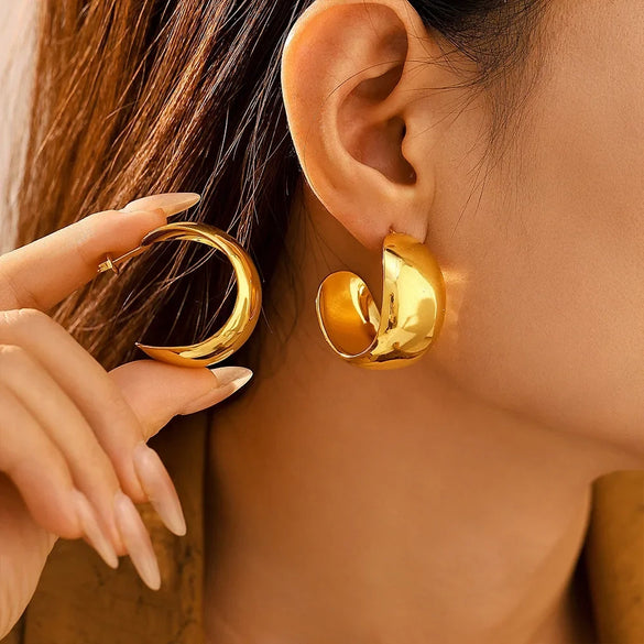 Wholesale Women's Minimalist Geometric Titanium Steel Electroplated Cshaped Wide Glaze Earrings