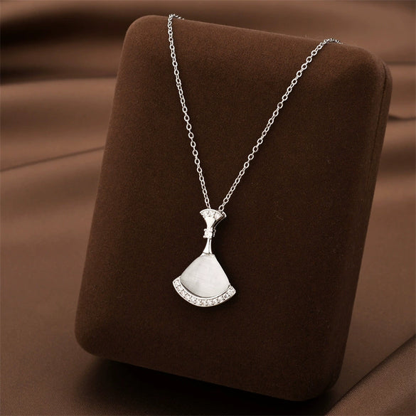 Wholesale Women's Minimalist Geometric U Shape Copper Pendant Titanium Steel Clavicle Chain Electroplated Necklace