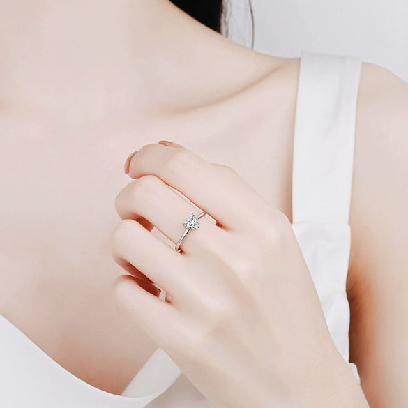 Wholesale Women's Minimalist Heart Shape Moissanite Diamond Ring 925 Sterling Silver