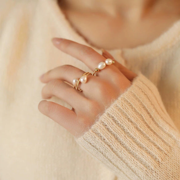Wholesale Women's Minimalist Natural Freshwater Pearl Geometric Ring 18K Gold Plated