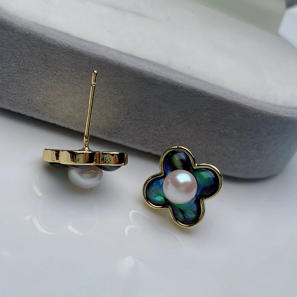 Wholesale Women's Minimalist Pearl Earrings With 925 Silver Needles And Four Leaf Clover Design