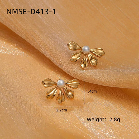 Wholesale Women's Minimalist Stainless Steel Pearl Flower Electroplated Highend Exaggerated Design Earrings