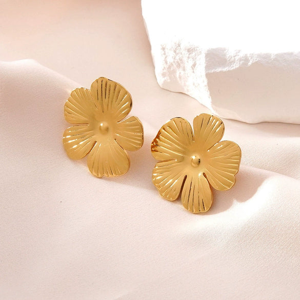 Wholesale Women's Minimalist Stainless Steel Stamped Flower Earrings