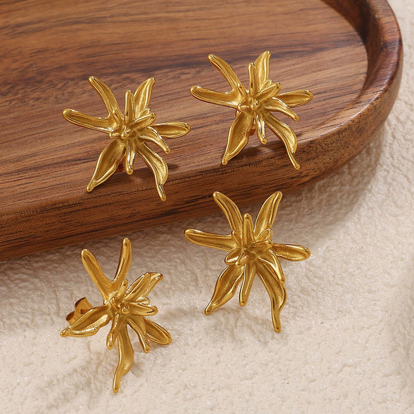 Wholesale Women's Minimalist Style 316L Stainless Steel 18K Goldplated Irregular Flowershaped Stud Earrings Jewelry
