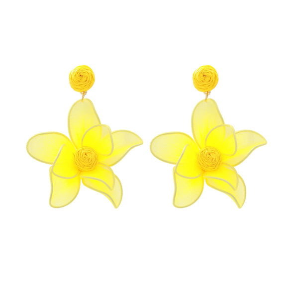 Wholesale Women's Mixed Materials Hand Knitted Flower Shape Cloth Raffia Grass Earrings Fashion Bohemia Design