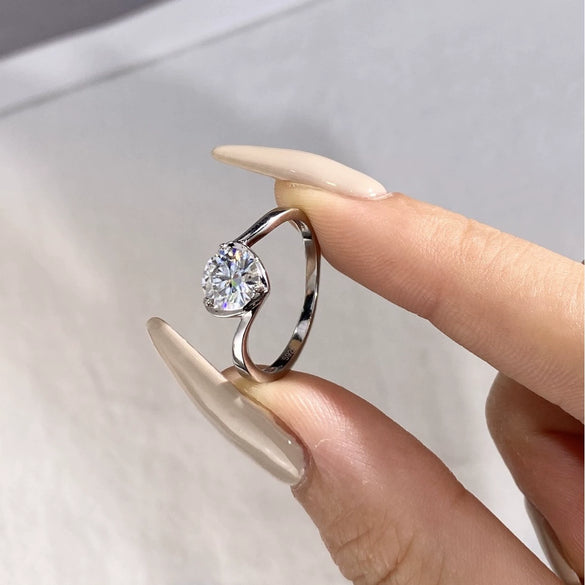 Wholesale Women's Moissanite Heart Ring In 925 Silver With Electroplating Treatment