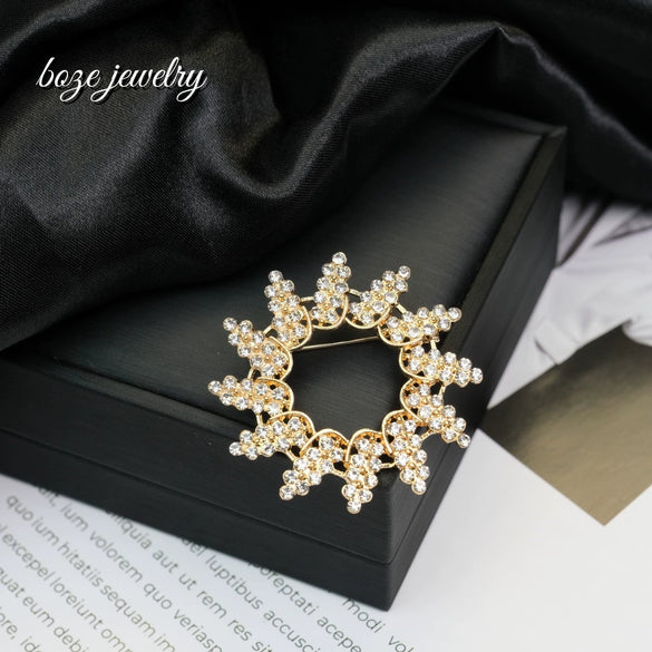 Wholesale Women's Multifunctional Diamondencrusted Geometric Zinc Alloy Electroplated Ring Brooch Clothing Pin Accessories