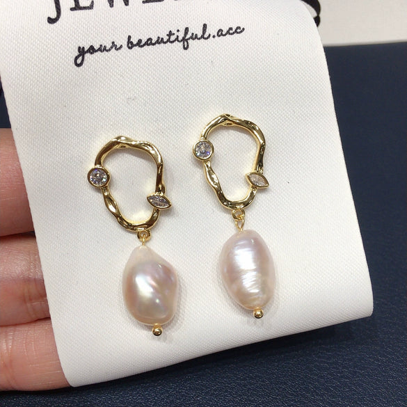 Wholesale Women's Natural Freshwater Baroque Pearl Earrings Alloy Inlaid With Artificial And Semiprecious Stones Alien Shape Retro Style