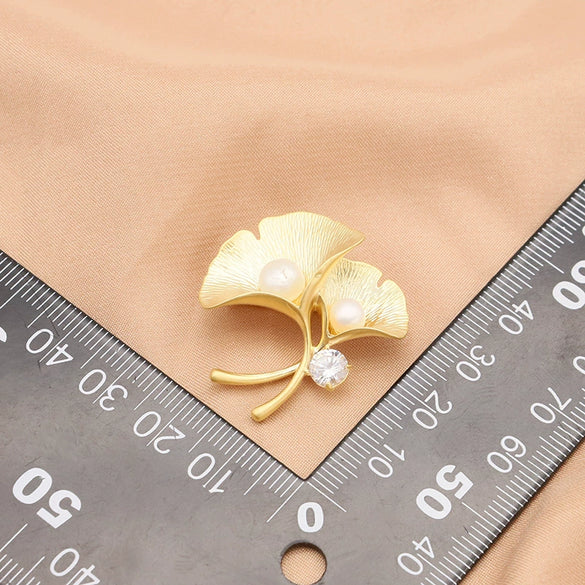 Wholesale Women's Natural Freshwater Pearl Brooch With Ginkgo Leaf Design Rhombus Pattern Matte Gold Frosted Electroplated For Elegant Suit Accessories