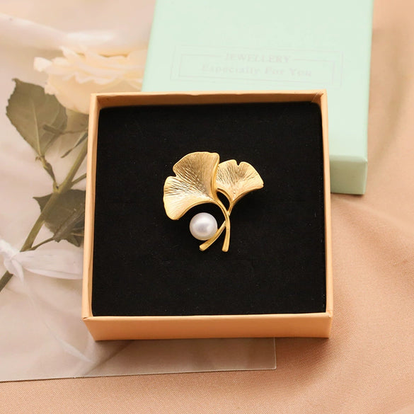 Wholesale Women's Natural Freshwater Pearl Brooch With Ginkgo Leaf Design Rhombus Pattern Matte Gold Frosted Electroplated For Elegant Suit Accessories