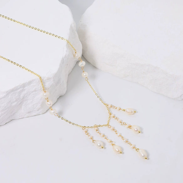 Wholesale Women's Natural Freshwater Pearl Copper Necklace With Geometric Pattern And Electroplating Treatment Minimalist Style