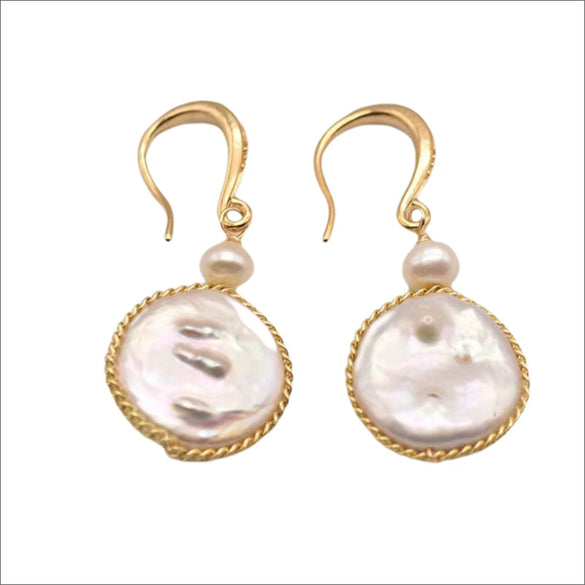 Wholesale Women's Natural Freshwater Pearl Drop Shaped Earrings With Electroplating Treatment