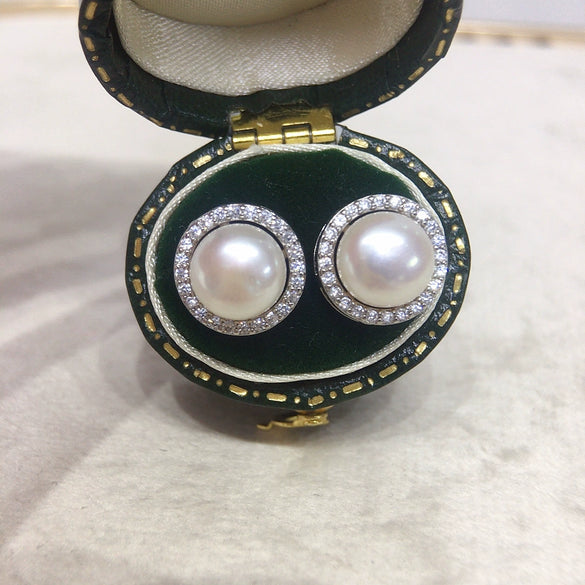 Wholesale Women's Natural Freshwater Pearl Earrings Alloy Inlaid With Artificial Gemstones And Semiprecious Stones Round Shape
