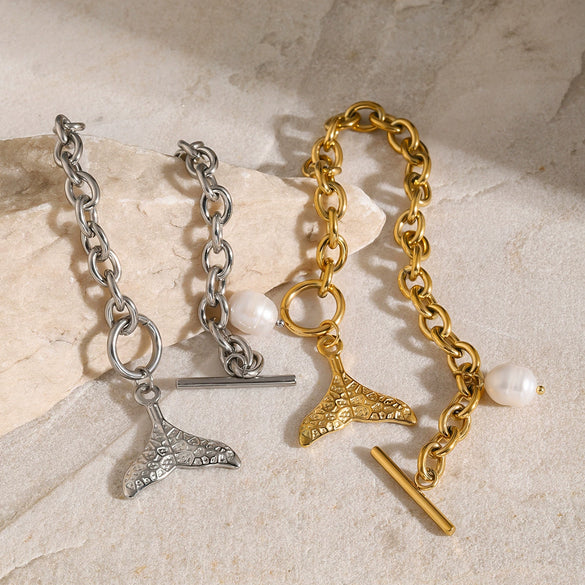 Wholesale Women's Natural Freshwater Pearl Fishtail Bracelet In Stainless Steel With Geometric Pattern French Retro Style
