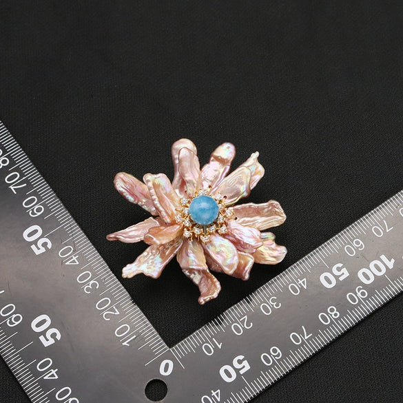 Wholesale Women's Natural Freshwater Pearl Geometric Original Design Electroplated Brooch
