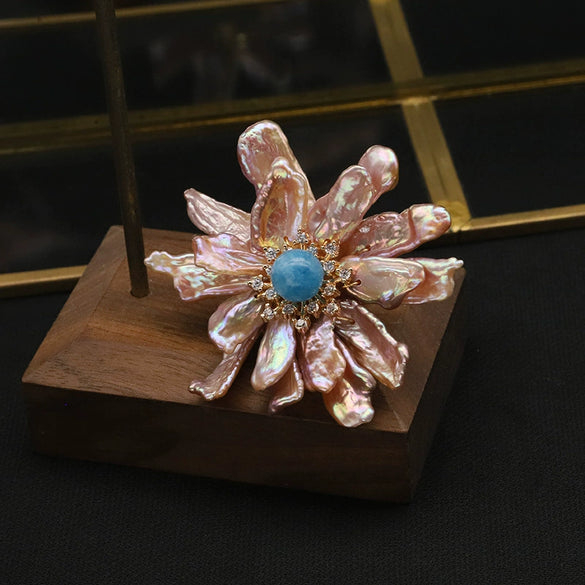 Wholesale Women's Natural Freshwater Pearl Geometric Original Design Electroplated Brooch