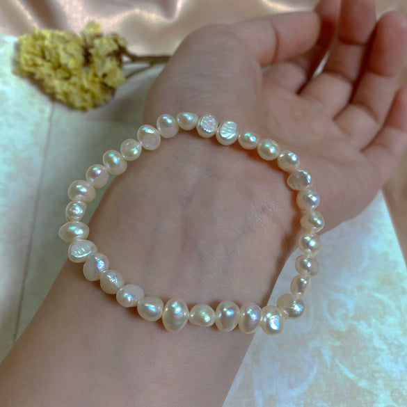 Wholesale Women's Natural Freshwater Pearl Stretch Bracelet With Elastic Cord Nearly Round Shape Simple Style