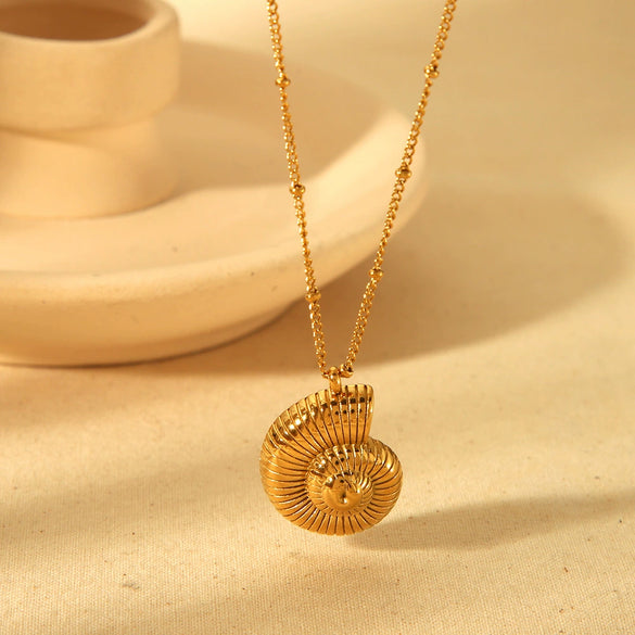 Wholesale Women's Natural Geometric Conch Earrings And Necklace Stainless Steel And Titanium Steel 18K Gold Plated Jewelry