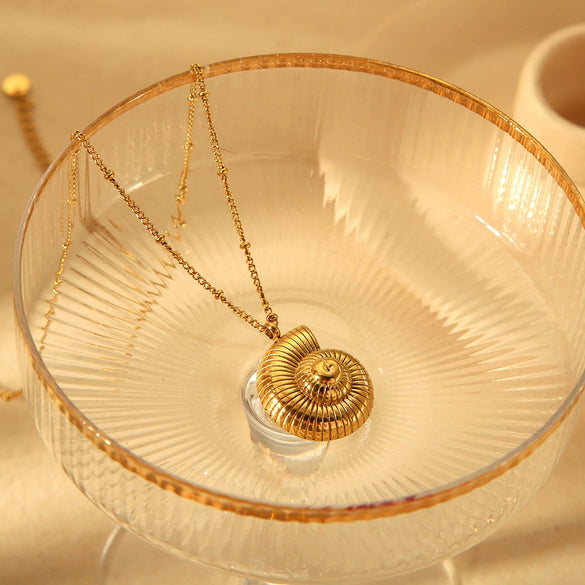 Wholesale Women's Natural Geometric Conch Earrings And Necklace Stainless Steel And Titanium Steel 18K Gold Plated Jewelry