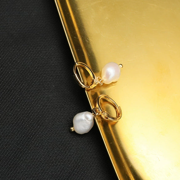 Wholesale Women's Natural Pearl Flat Round Geometric Handmade Earrings