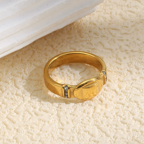 Wholesale Women's Niche Design Geometric Stainless Steel 18K Goldplated Oval Raised Diamond Ring Jewelry Accessories