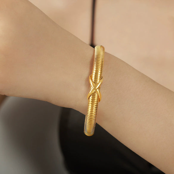 Wholesale Women's Niche Fashion Joker Spring Bracelet Jewelry 316L Stainless Steel 18K Gold Plated