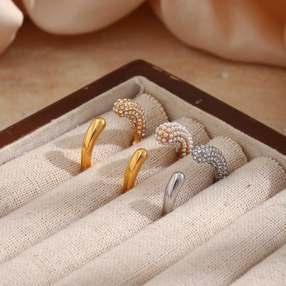 Wholesale Women's Niche Geometric Stainless Steel Openended Ring With Water Drop Shape Microinlaid Pearls And White Diamonds Pvd Furnace Vacuum Real Gold Plated