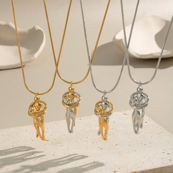 Wholesale Women's Niche Light Luxury Hug Necklace In Geometric Shape Made Of Stainless Steel With Electroplating Processing