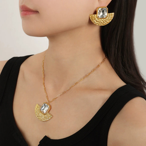 Wholesale Women's Niche Style Fan Shape Inlaid Acrylic Design Electroplated Titanium Steel Jewelry Suit With Bead Chain