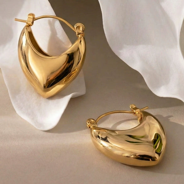 Wholesale Women's Niche Style Geometric Heartshaped Hollow Stainless Steel Earrings With 18K Real Gold Plating