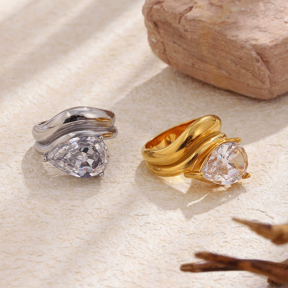 Wholesale Women's Niche Style Geometric Stainless Steel 18K Gold Electroplated Ring Hand Jewelry