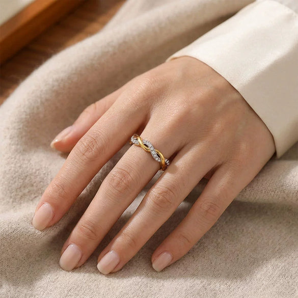 Wholesale Women's Niche Style Geometric Stainless Steel 18K Goldplated Vacuum Plated Diamondstudded Ring Jewelry Accessories