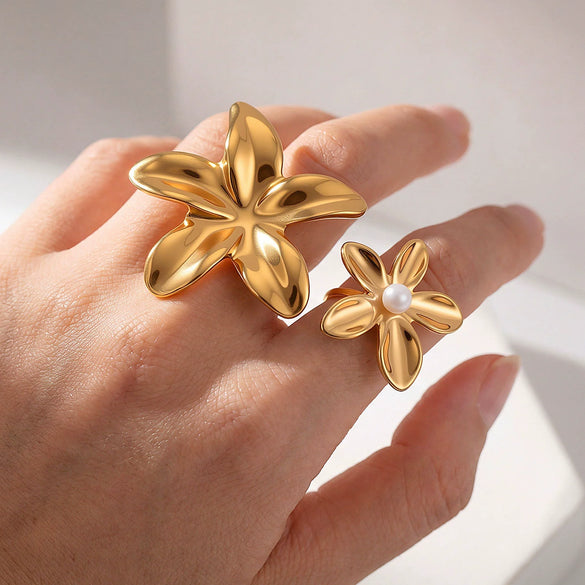 Wholesale Women's Niche Style Stainless Steel Flower Electroplated Ring Jewelry