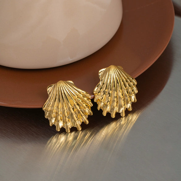 Wholesale Women's Ocean Style Casual Shell Earrings With Animal Zodiac Pattern Vacuum Real Gold Plated In Pvd Furnace
