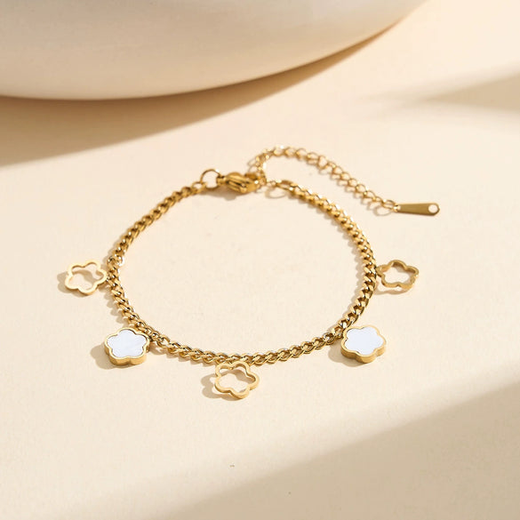 Wholesale Women's Original Design Geometric Stainless Steel Electroplated Flower Bracelets With Five Leaf Clover Jewelry