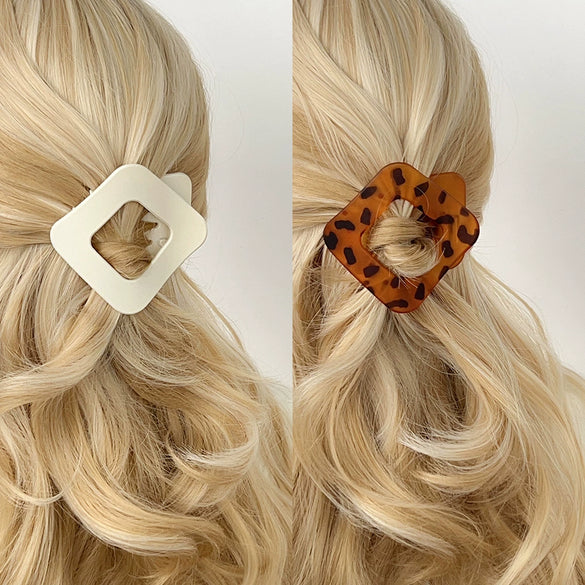 Wholesale Women's Pc Duckbill Clip Hair Accessories Simple Geometric Baking Paint Style