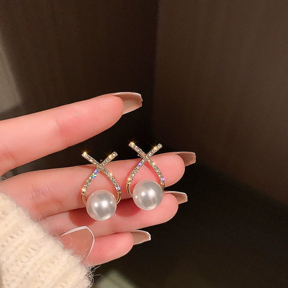 Wholesale Women's Pearl And Zircon Earrings High Sense Geometric Retro Light Luxury Electroplated