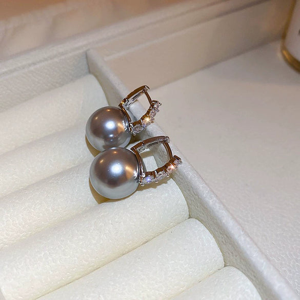 Wholesale Women's Pearl And Zircon Earrings High Sense Geometric Retro Light Luxury Electroplated