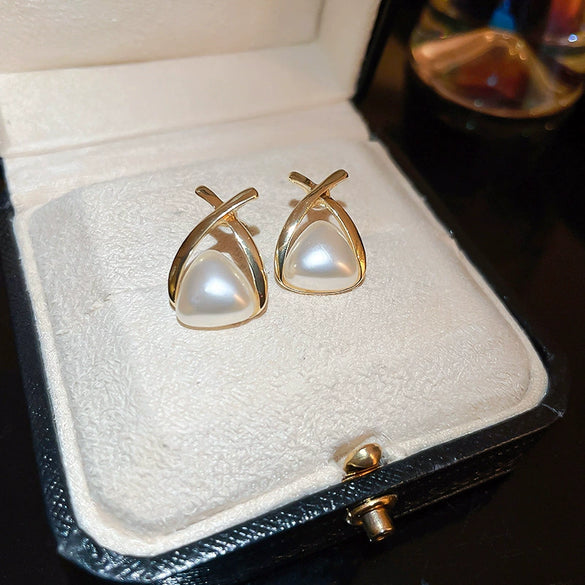 Wholesale Women's Pearl And Zircon Earrings High Sense Geometric Retro Light Luxury Electroplated