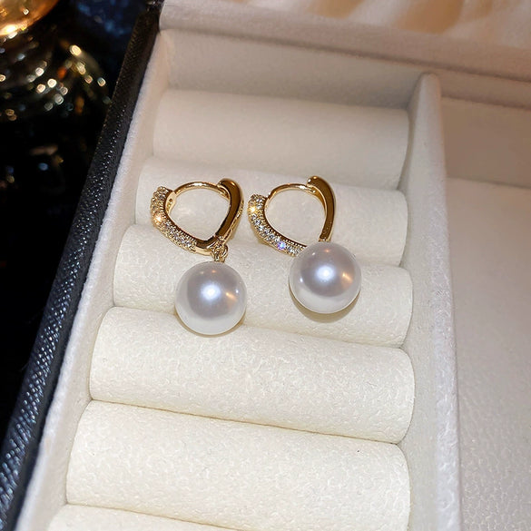 Wholesale Women's Pearl And Zircon Earrings High Sense Geometric Retro Light Luxury Electroplated
