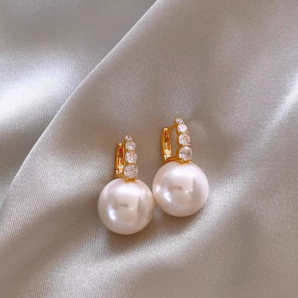 Wholesale Women's Pearl And Zircon Earrings High Sense Geometric Retro Light Luxury Electroplated