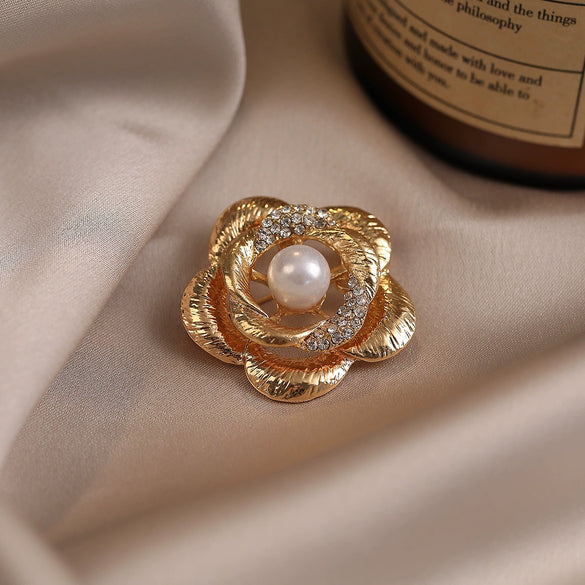 Wholesale Women's Pin Jewelry Zinc Alloy Flower Brooch Retro Corsage With Electroplating