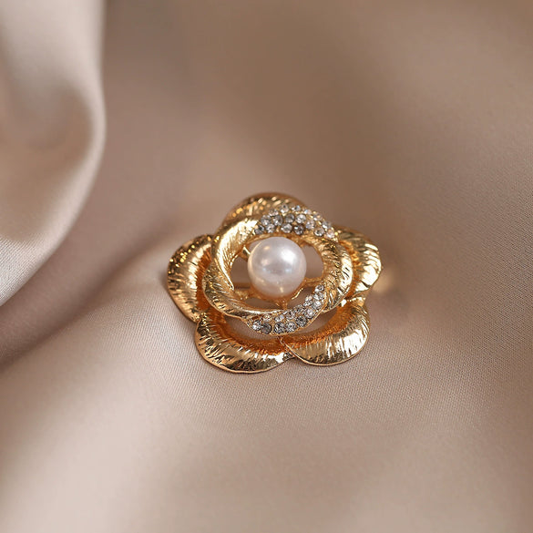 Wholesale Women's Pin Jewelry Zinc Alloy Flower Brooch Retro Corsage With Electroplating