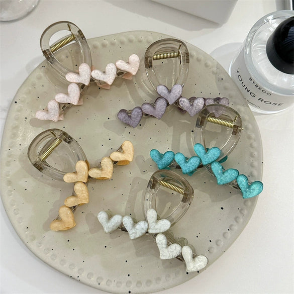Wholesale Women's Plastic And Resin Handmade Heart Hair Clips Hair Accessories