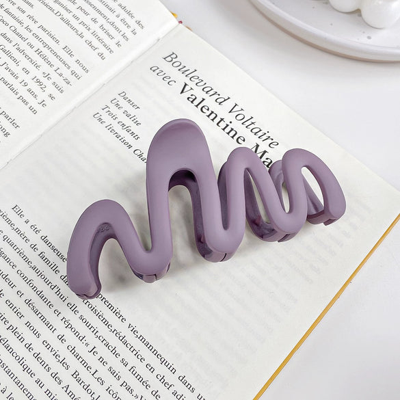 Wholesale Women's Plastic Resin Geometric Handmade Hair Grab Clips
