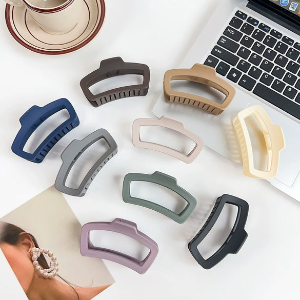 Wholesale Women's Plastic Resin Geometric Handmade Hair Grab Clips