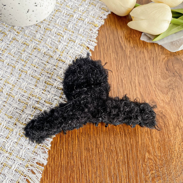 Wholesale Women's Plastic Resin Handmade Geometric Plush Hair Grip Clip For Autumn And Winter