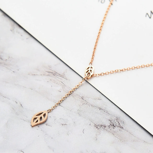 Wholesale Women's Pull Adjustable Frosted Leaves Titanium Steel Rose Gold Clavicle Necklace With O Chain